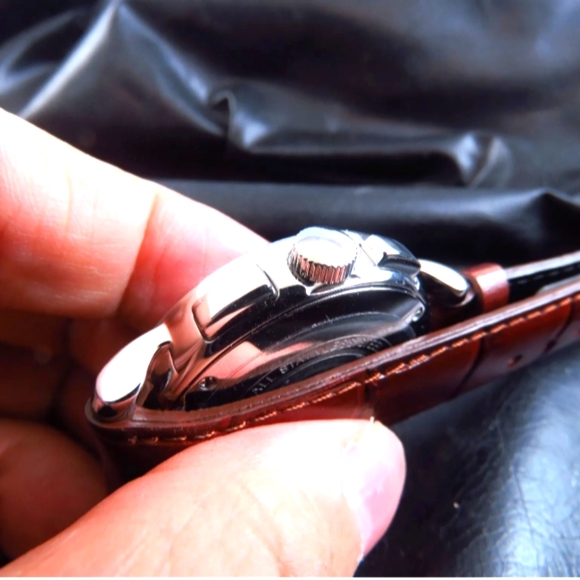 GENUINE NEW SWISS MADE LANVIN BIG  CHRONOGRAPH QUARTZ MEN WATCH - Picture 4 of 5